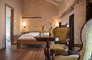Sitzecke Grappa Schlafzimmer Doppelzimmer Komfort piemont sunstar castello di villa boutique hotel isola asti s